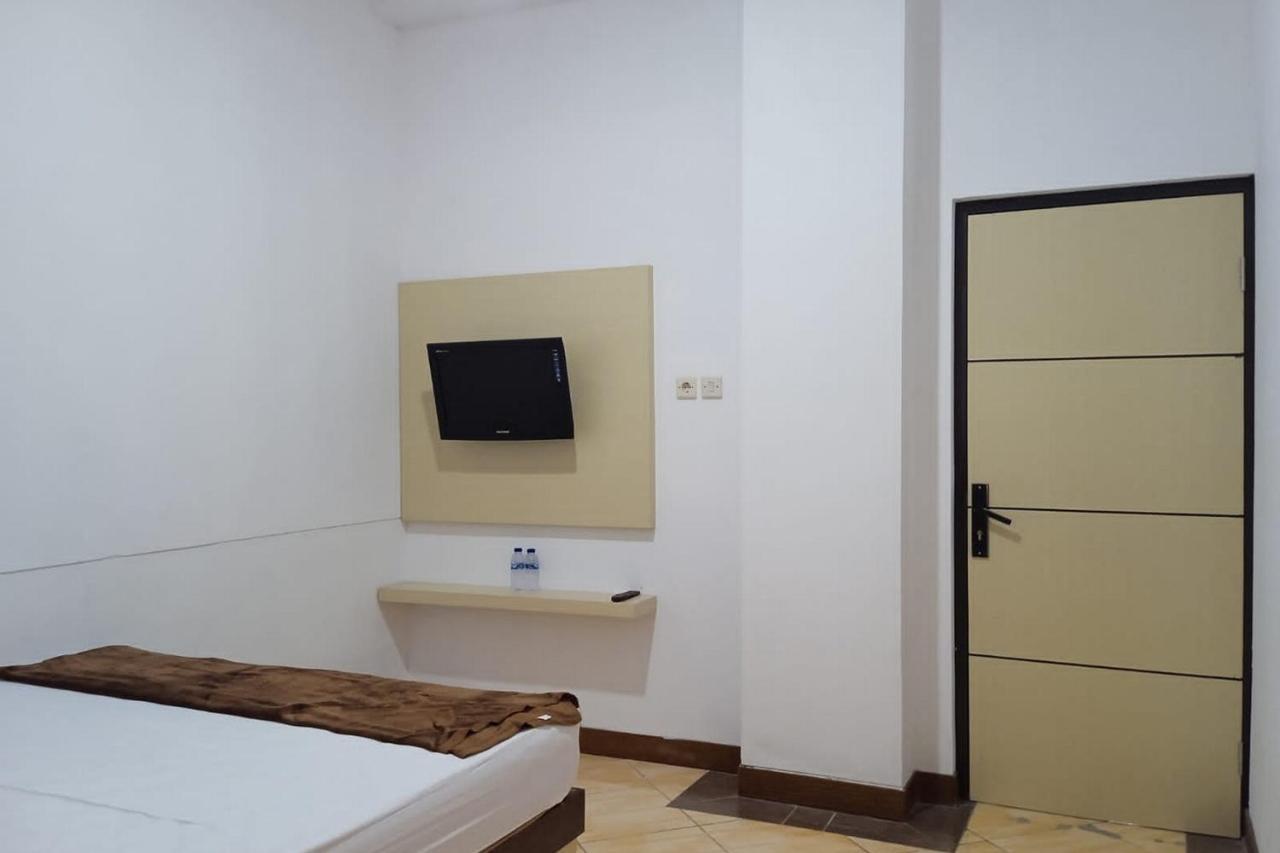 Gorland Hostel Near Gor Satria Purwokerto Mitra Reddoorz Bagian luar foto
